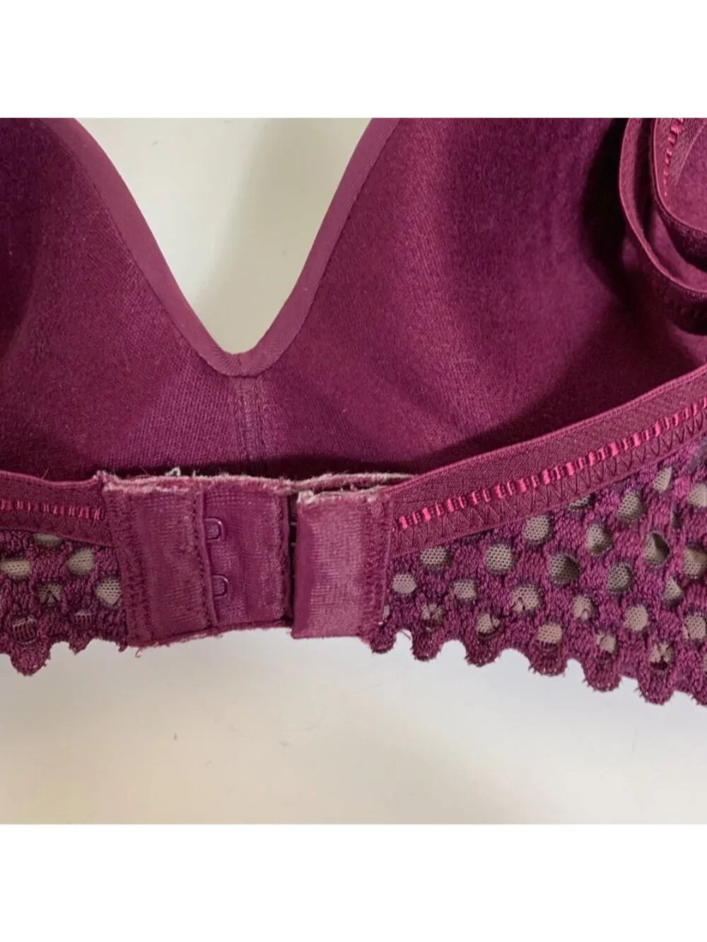 b.tempt'd Wacoal Tied in Dots Bra 32B Burgundy Wireless Push Up Plunge Lace